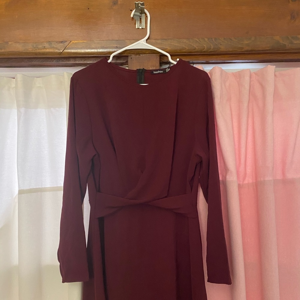 A sleek mahroon dress